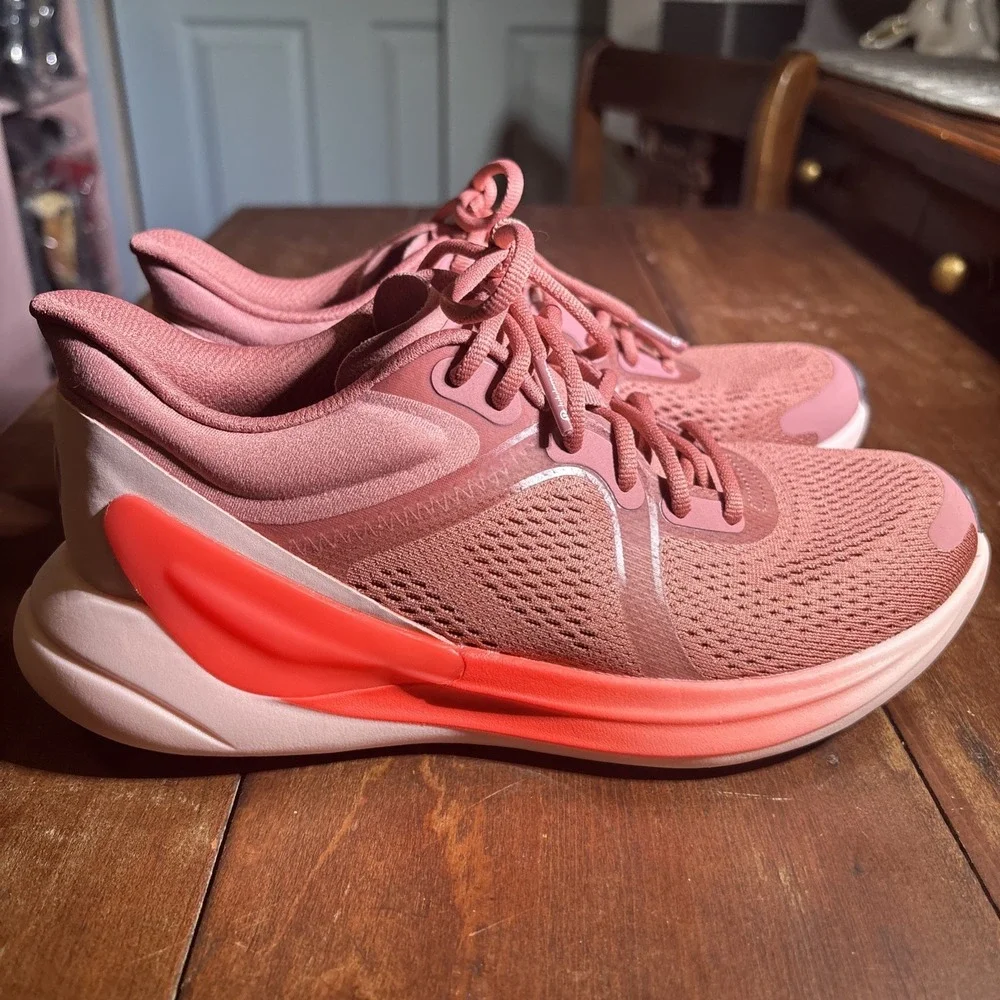 Lululemon Bliss feel Running Shoes Sz 6. Pink EUC - Picture 7 of 9